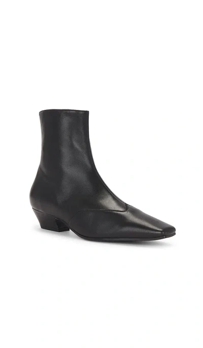 Lola Cruz Ankle Bootie In Black
