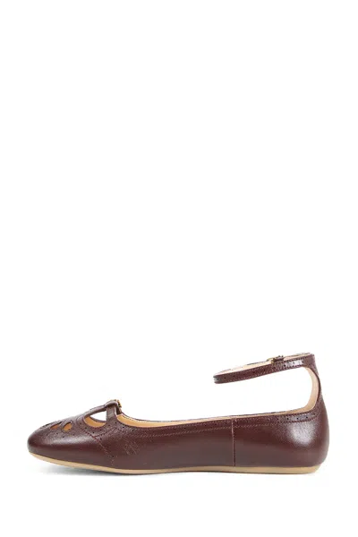 Chloé Flat Shoe With Burnished Look Made In Italy In Brown