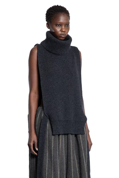 Uma Wang Sleeveless High Neck Knitted Top In Gray