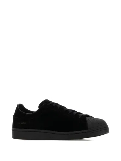 Kuro Superstar Suede Sneakers In Black
