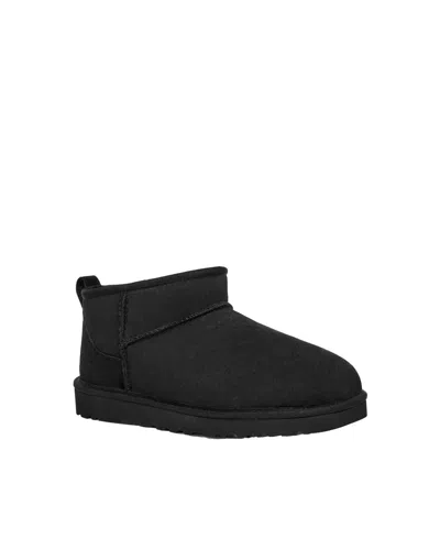 Ugg Minimalist Low-cut Ankle Boot With Textured Grip Sole In Black