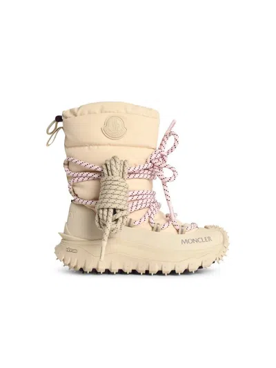 Moncler High Snow Boots Featuring Textured Outsole In Neutral
