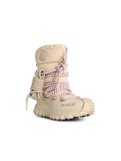 Moncler High Snow Boots Featuring Textured Outsole In Neutral