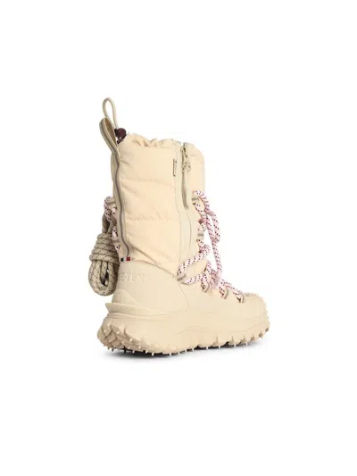 Moncler High Snow Boots Featuring Textured Outsole In Neutral