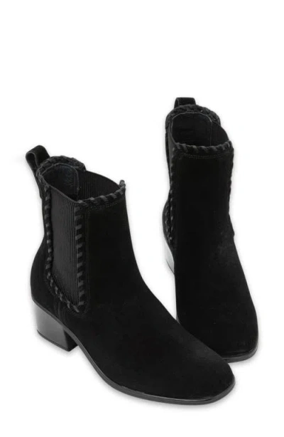 Naot Tradition Chelsea Boot In Black