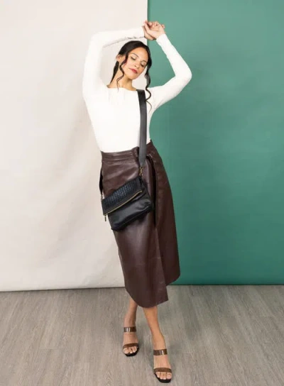 Deux Mains Fold Over Bag In Black