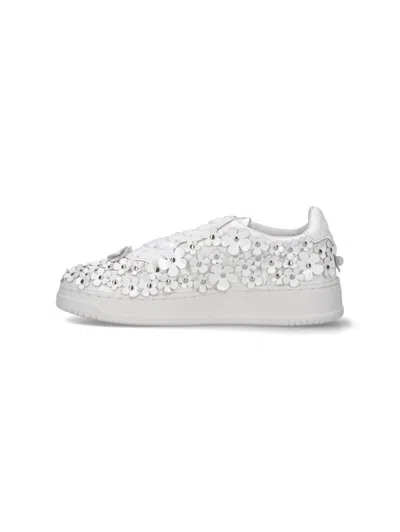 Autry Low-top Sneakers With Clean Silhouette And Rounded Toe In White