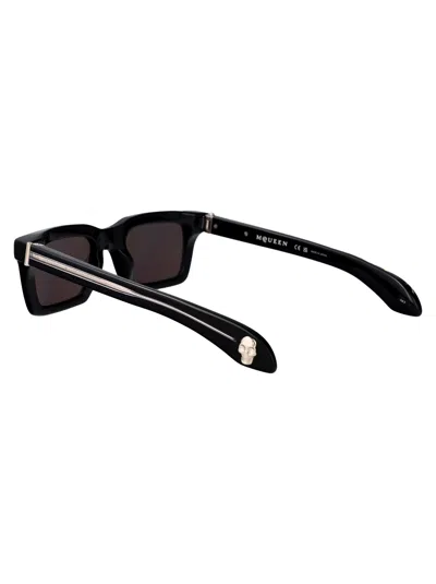 Alexander Mcqueen Alexander Mc Queen Squared Sunglasses Am0506 S 001 In Black