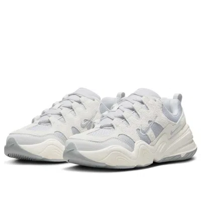 Nike (wmns)  Tech Hera 'photon Dust Sail Wolf Grey' In Multi