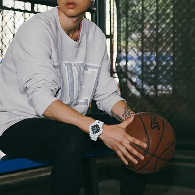 Casio G-shock Analog-digital 'white' In Metallic