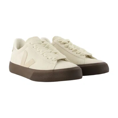 Veja Womens Campo Bold Suede Sneakers In White