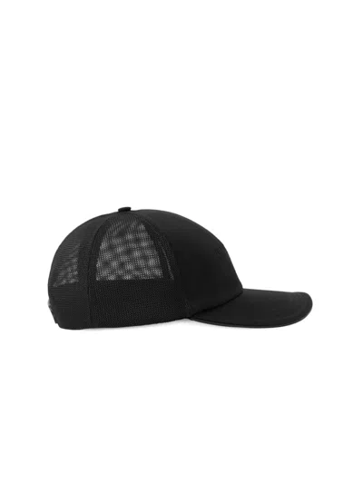 Burberry Logo-embroidered Baseball Cap In Black