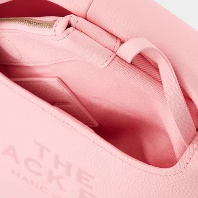 Marc Jacobs Elegant Leather Bag For Essentials