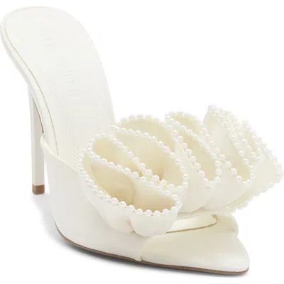 Steve Madden Affinity Slide Sandal In White
