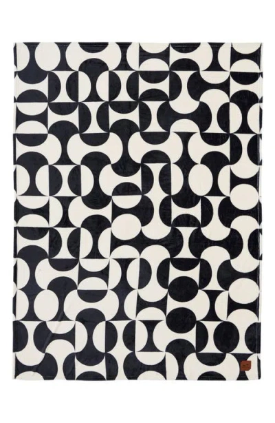 Slowtide Caster Oversize Throw Blanket In Black