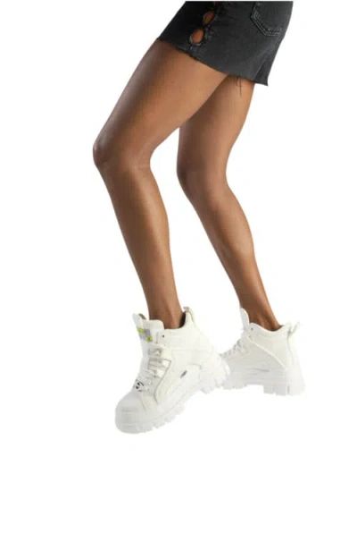 Buffalo Boots Aspha Nc Mid Flat Cut Bootie In White