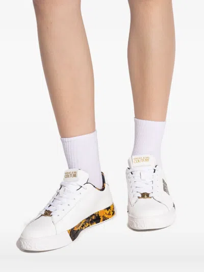 Versace Jeans Couture Logo-detail Sneakers In White