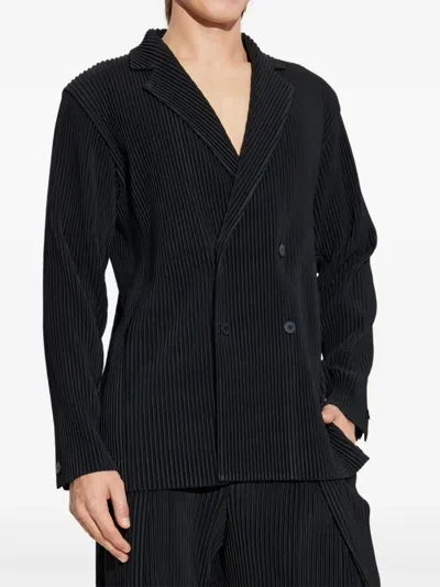 Issey Miyake Plissé Double-breasted Jacket In Black