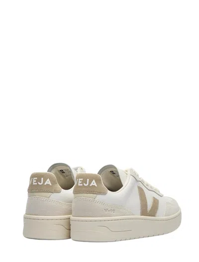 Veja Leather Sneaker In Neutral