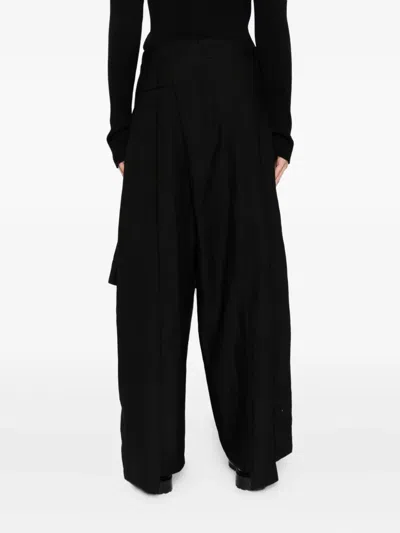 Songzio Cut-out Trousers In Black
