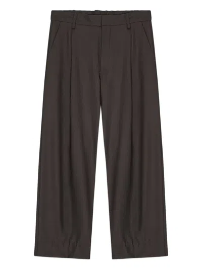 Nn07 Pleated Trousers In Brown