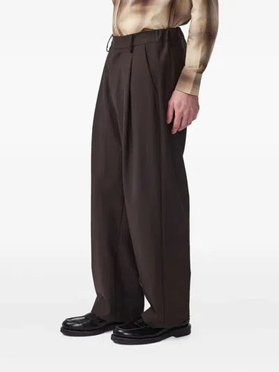Nn07 Pleated Trousers In Brown