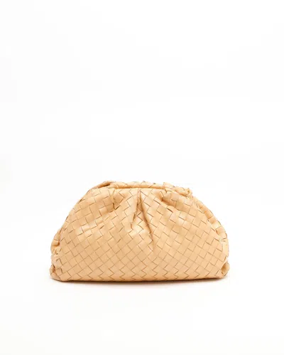 Bottega Veneta Pouch Intrecciato Leather Clutch In Neutral
