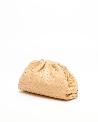Bottega Veneta Pouch Intrecciato Leather Clutch In Neutral