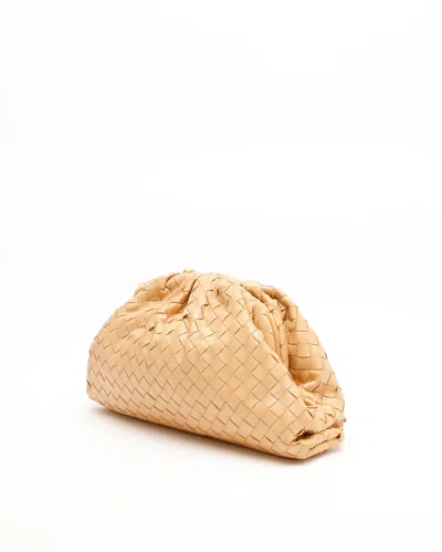 Bottega Veneta Pouch Intrecciato Leather Clutch In Neutral