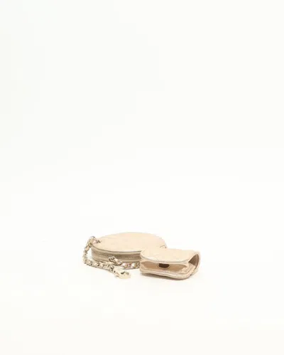 Pre-owned Chanel Cc Coin & Airpod Case In Gold
