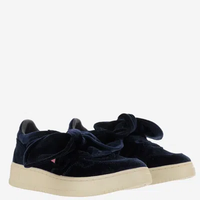 Autry Low-top Bow-detail Velvet Sneakers In Blue