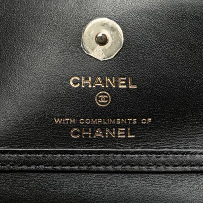 Pre-owned Chanel Beige Black Canvas Leather Shoulder Bag ()