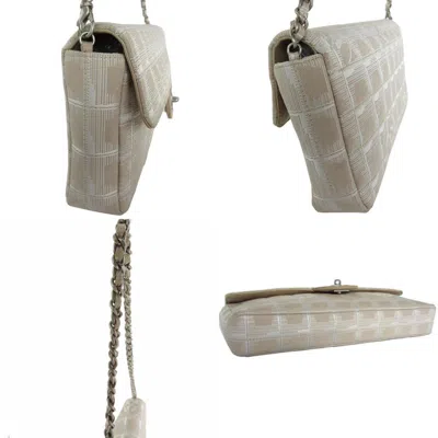 Pre-owned Chanel Beige New Travel Line Shoulder Bag ()