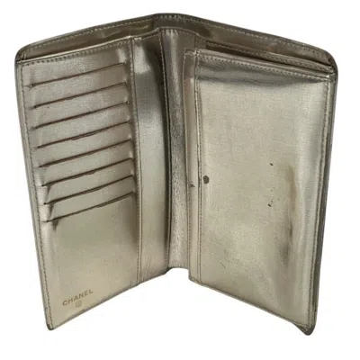 Pre-owned Chanel Gold Leather Long Wallet (bi-fold) ()