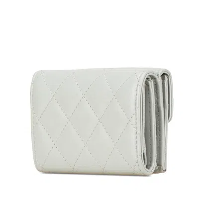 Pre-owned Chanel Gray Leather Wallet (tri-fold) ()