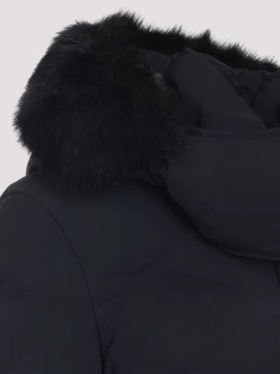 Moose Knuckles Watershed 3 Water Resistant 800 Fill Power Down Puffer Coat With Genuine Shearling Tr In Black