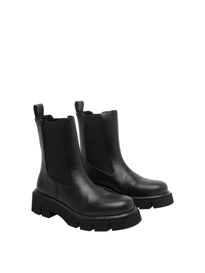 Paloma Barceló Textured Hammered Leather Ankle Boots With Sole In Black