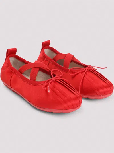 Simone Rocha Satin-finish Ballerina Flats With Pleated Detailing And Bow In Red