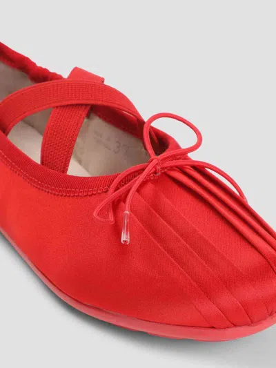 Simone Rocha Satin-finish Ballerina Flats With Pleated Detailing And Bow In Red