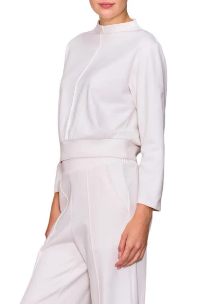 Melloday Funnel Neck Pullover In White