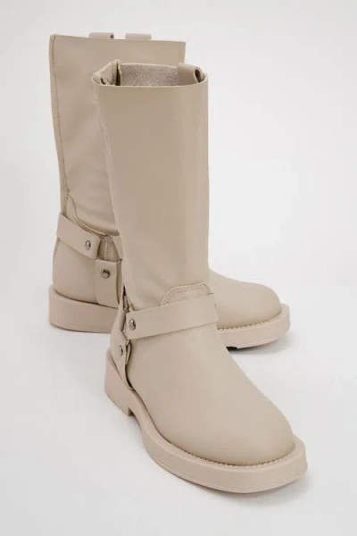 Prologue Shoes Solva Boot In Neutral