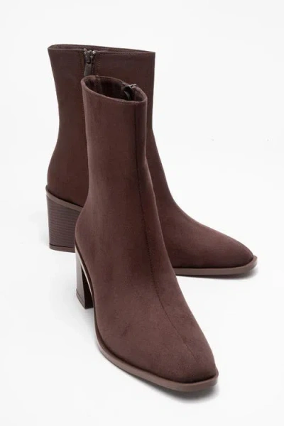 Prologue Shoes Chara Block Heel Ankle Boot In Brown