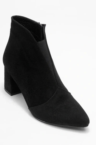 Forever & Always Shoes Finda Leather Block Heel Boot In Black