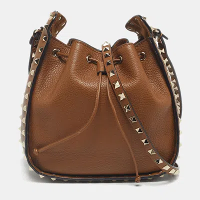 Pre-owned Valentino Garavani Brown Leather Rockstud Drawstring Bucket Bag