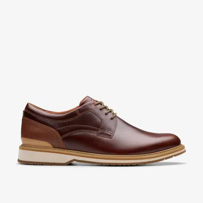 Clarks Monahan Plain In Brown