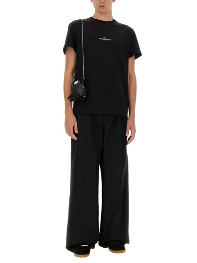 Maison Margiela Distorted Logo T-shirt In Black