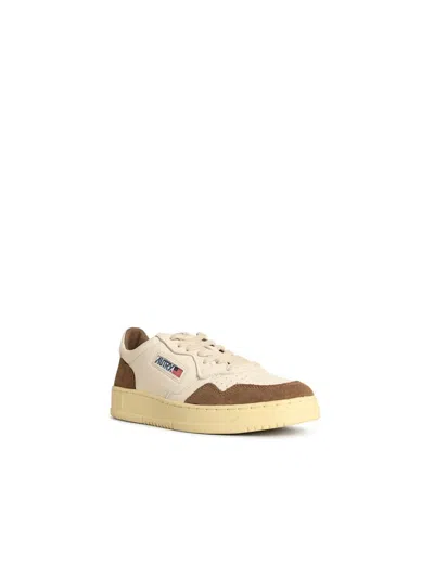 Autry Medalist Low Sneakers In Goatskin And Suede In Brown