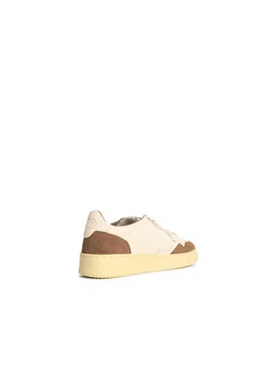 Autry Medalist Low Sneakers In Goatskin And Suede In Brown
