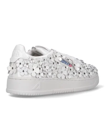 Autry "medalist Low Blooming" Sneaker In Silver