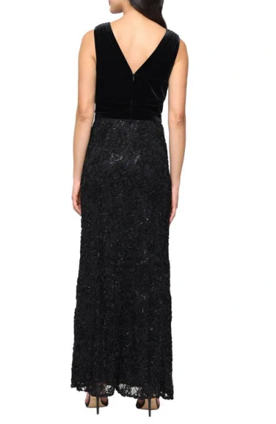 Alex Evenings Women's Sleeveless V-neck Dress In Black